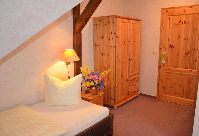 호스텔 Zur Hallenburg