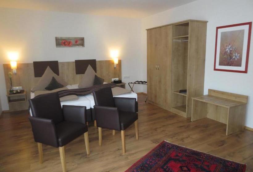 ペンション Wein & Gästehaus Rosenlay