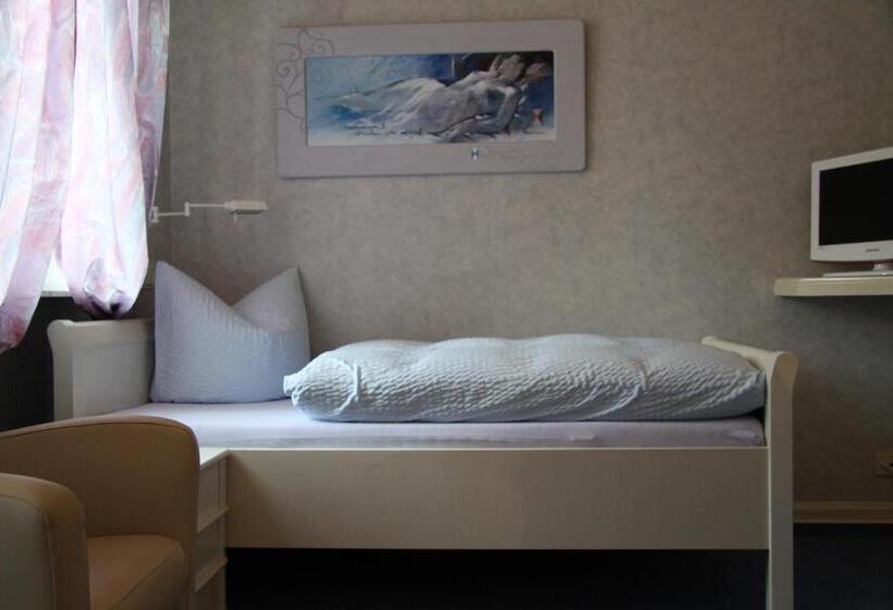 ペンション Gästehaus Hebinger Am Schlosspark