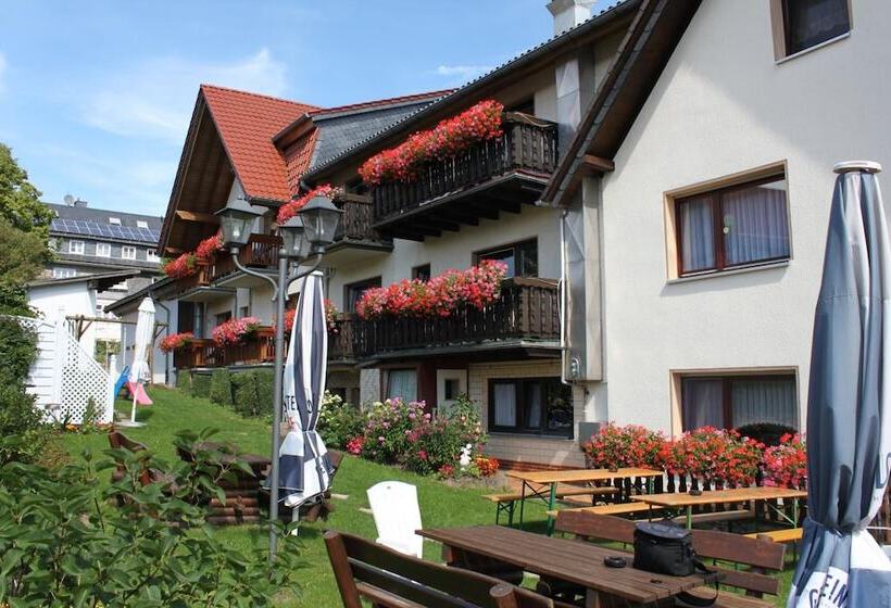 پانسیون Landgasthof Hotel Sauer