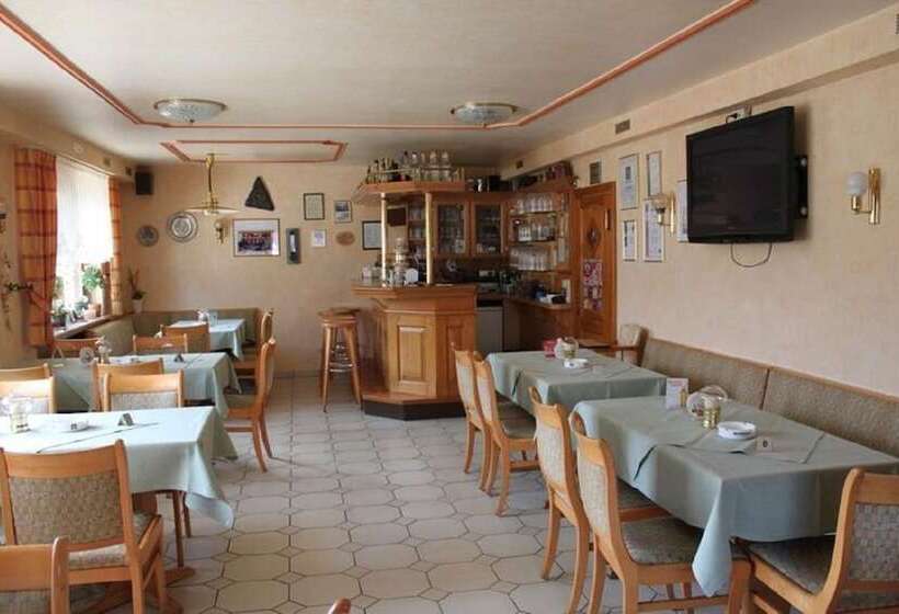 پانسیون Landgasthof Hotel Sauer