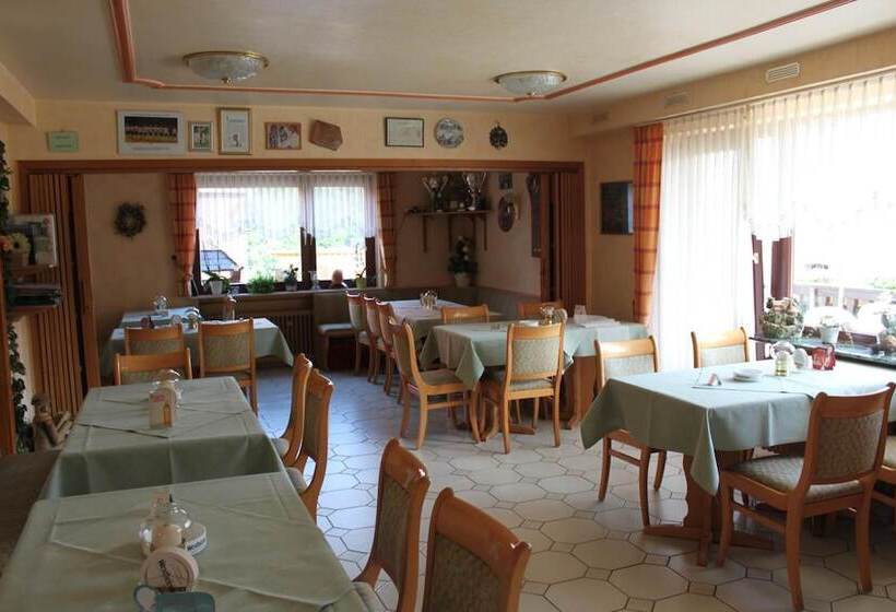 پانسیون Landgasthof Hotel Sauer