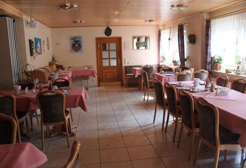 پانسیون Landgasthof Hotel Sauer