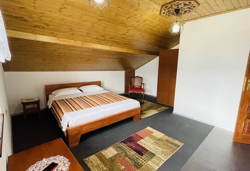 پانسیون Denis Guest House