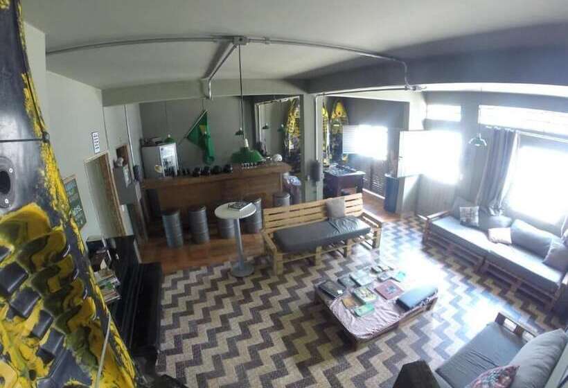 ペンション Down The River Hostel