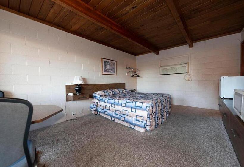 فندق صغير Cedar Inn