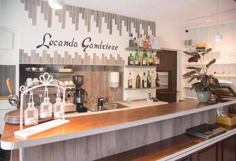 ユースホステル Locanda Gandriese