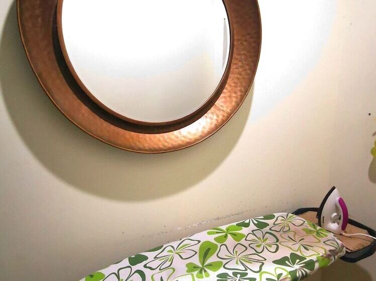 فنادق الكبسولة Sleepbox Hotel   Hostel