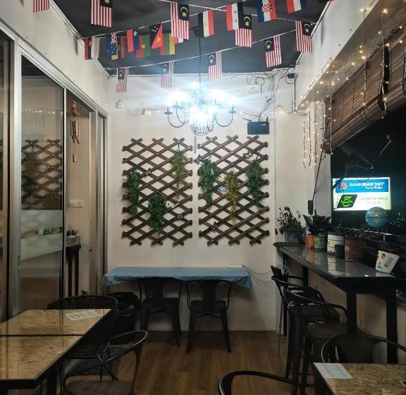 فنادق الكبسولة Sleepbox Hotel   Hostel