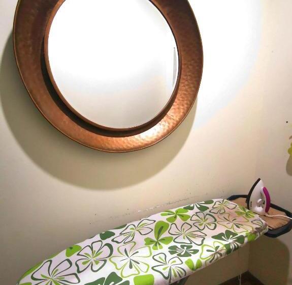 فنادق الكبسولة Sleepbox Hotel   Hostel