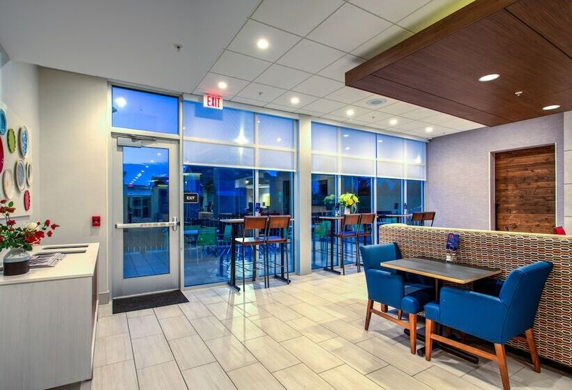 ホテル Holiday Inn Express & Suites Reedsville   State Coll Area By Ihg