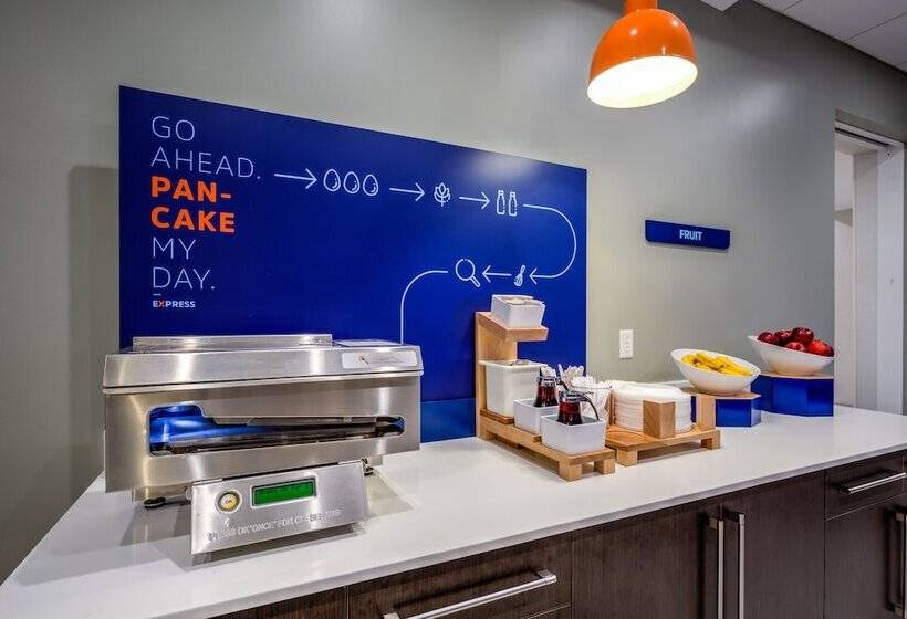 ホテル Holiday Inn Express & Suites Reedsville   State Coll Area By Ihg