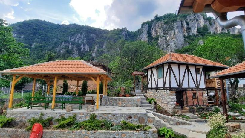 هتل Golemi Kamik Pirot