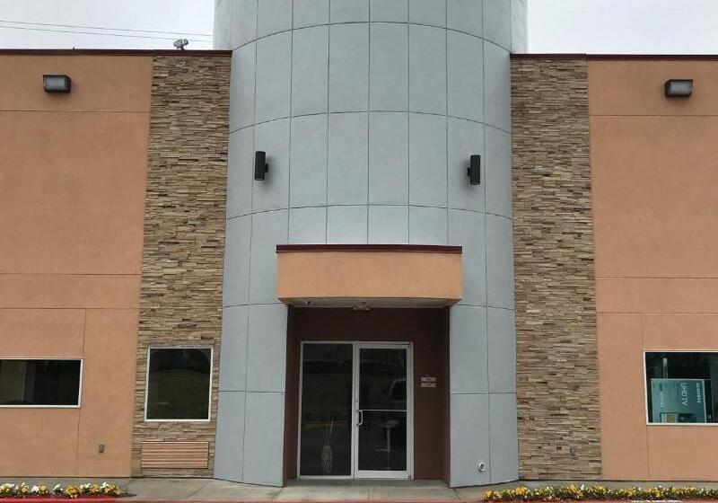 ユースホステル Crystal Inn  Sugarland