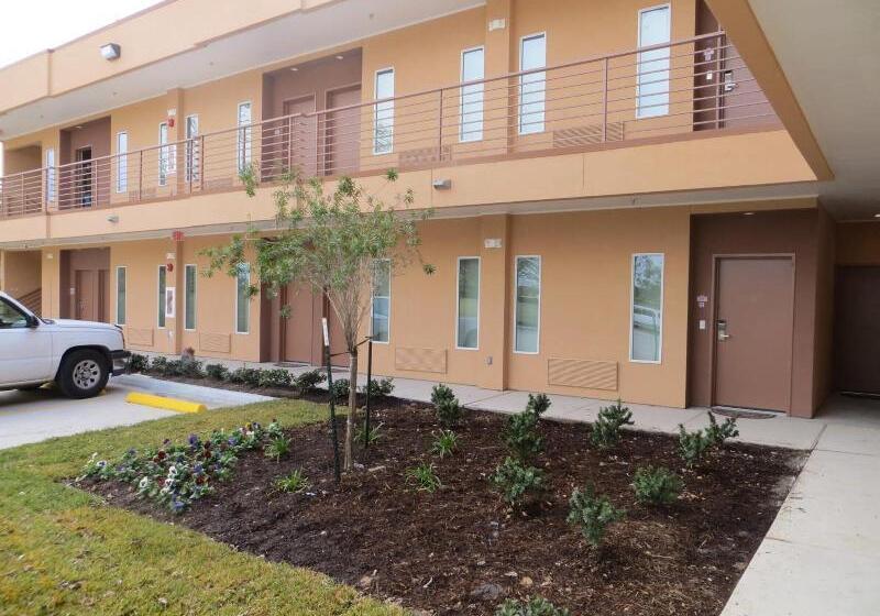 ユースホステル Crystal Inn  Sugarland