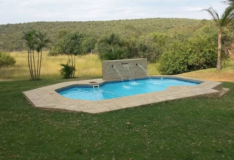 بنسيون La Barune Game Lodge