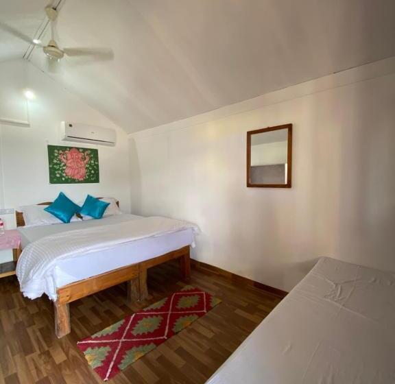منتجع Omkar Beach Bungalow