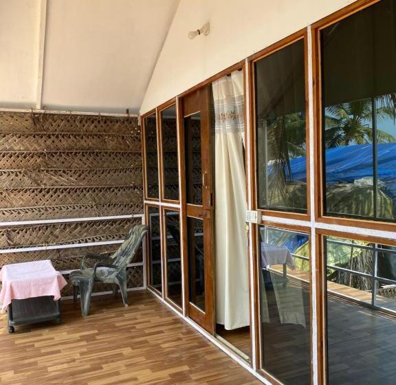 منتجع Omkar Beach Bungalow