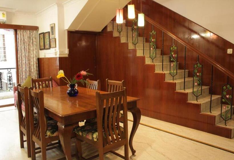 تختخواب و صبحانه Happy Planet