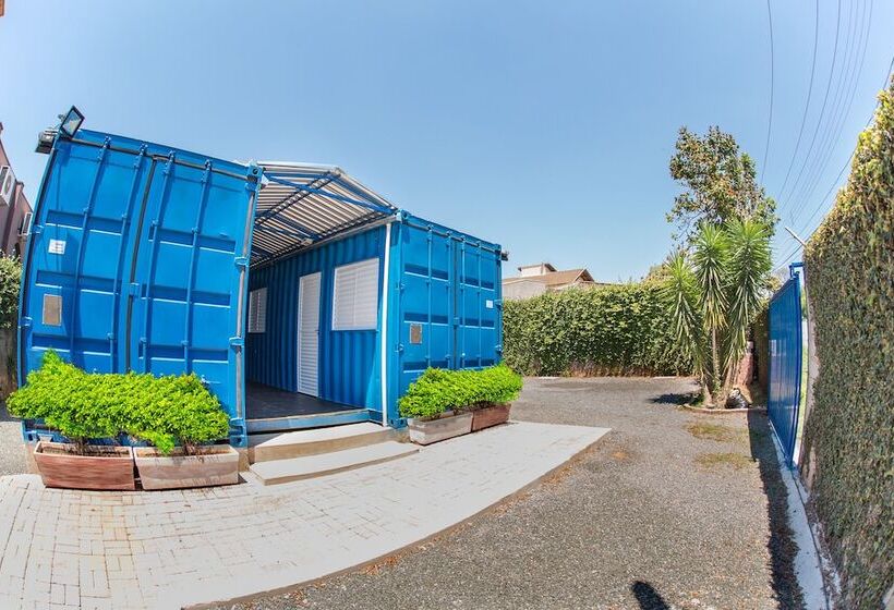 פנסיון Residencial Villa Container