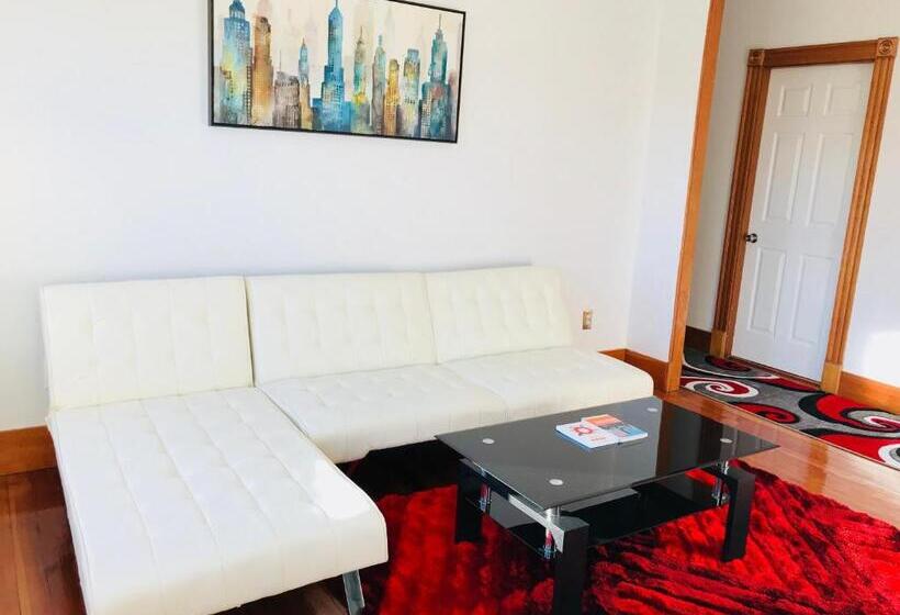 تختخواب و صبحانه Boston Lodge And Suites