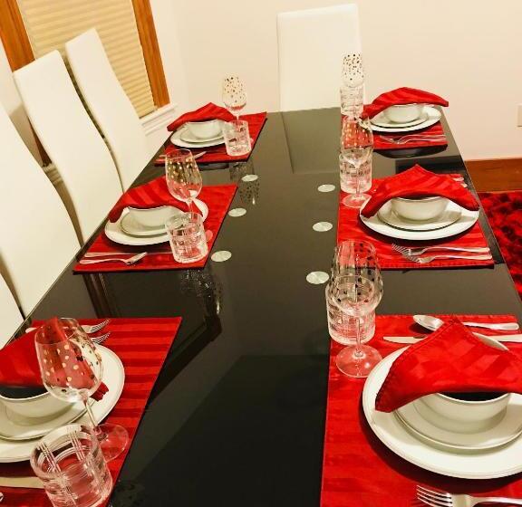 تختخواب و صبحانه Boston Lodge And Suites