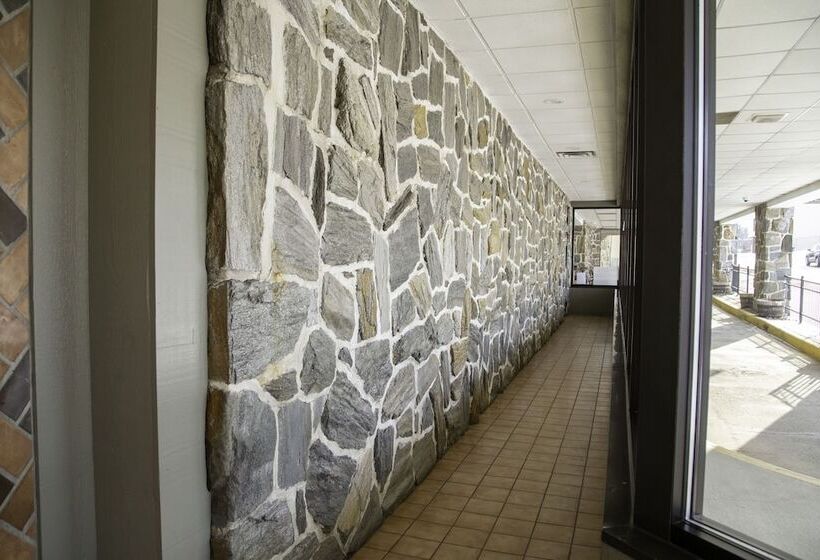 호텔 The Stables Inn & Suites