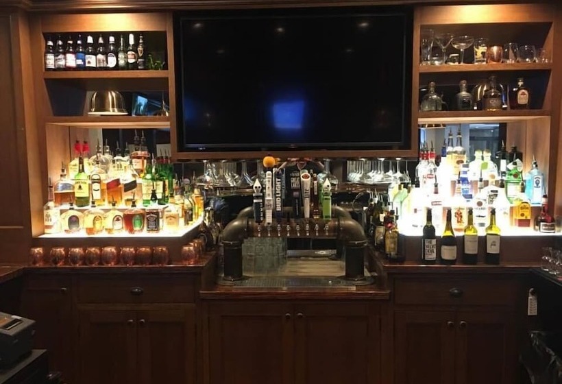 호텔 The Stables Inn & Suites
