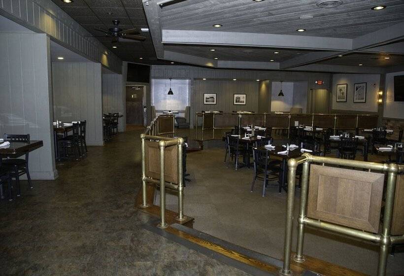 호텔 The Stables Inn & Suites