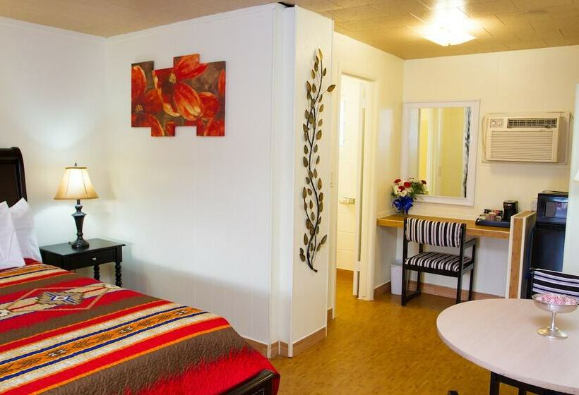 汽车旅馆  Brad's Desert Inn