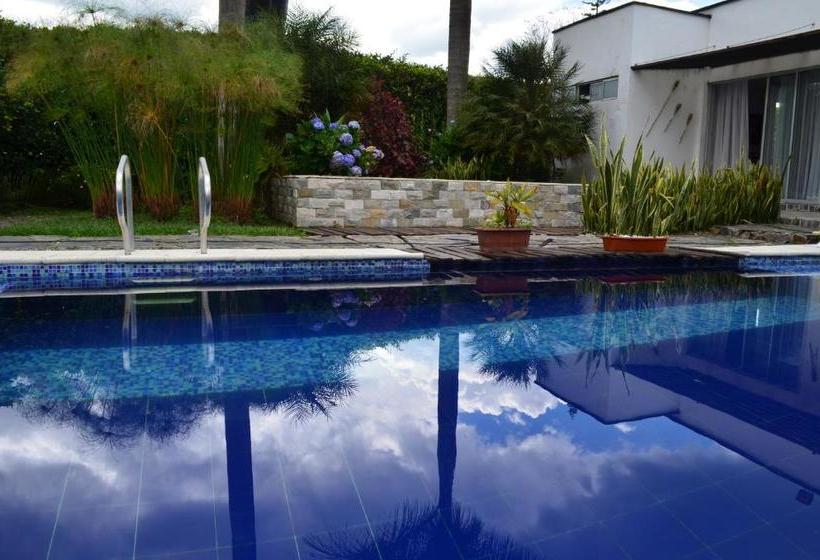 پانسیون Aptos Por Dias A 3 K Del Parque Del Café