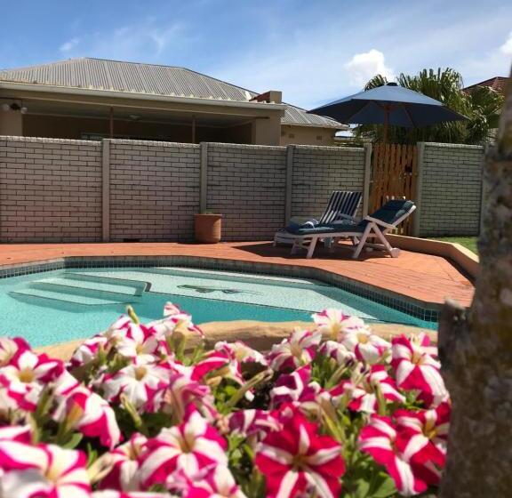 پانسیون 10 On Beresford