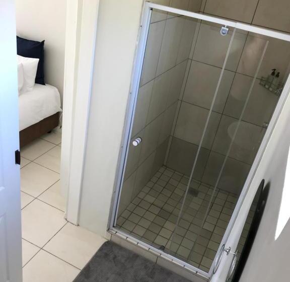 پانسیون 10 On Beresford