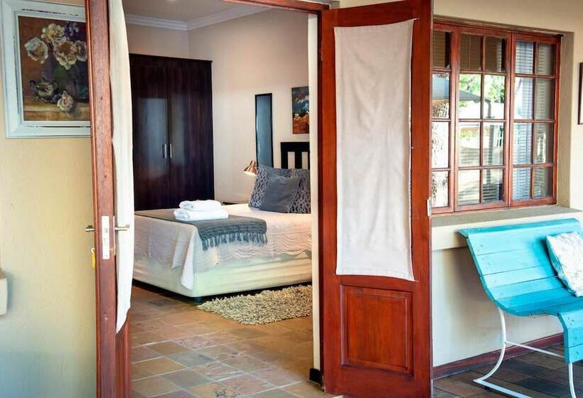 بنسيون Four Seasons Guesthouses