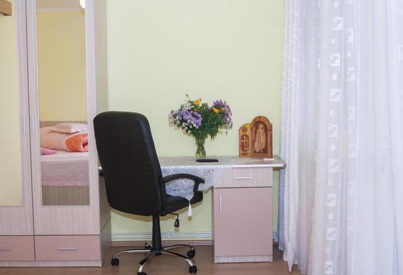 پانسیون Vila Cu Flori