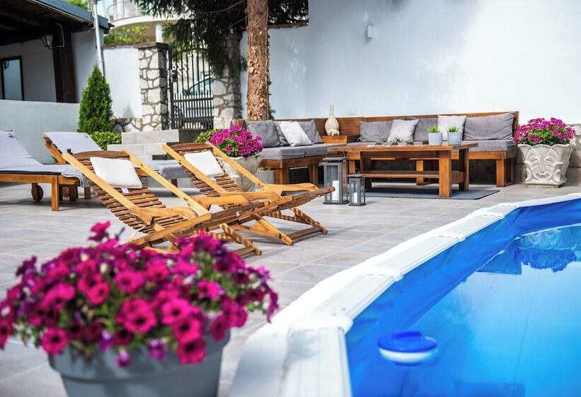 پانسیون Vila Mila