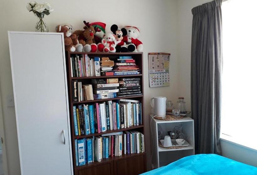 تختخواب و صبحانه Peaceful & Quiet Witherlea Homestay