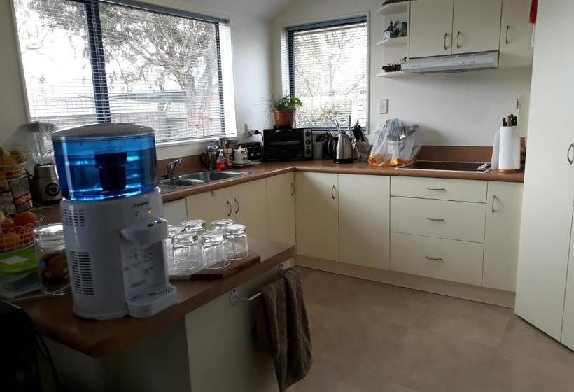 تختخواب و صبحانه Peaceful & Quiet Witherlea Homestay