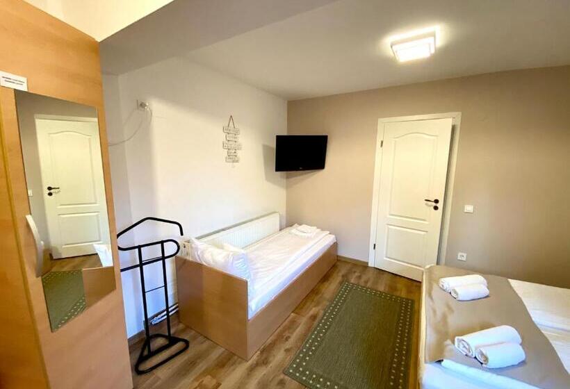 Cristi S Rooms   Pensiune