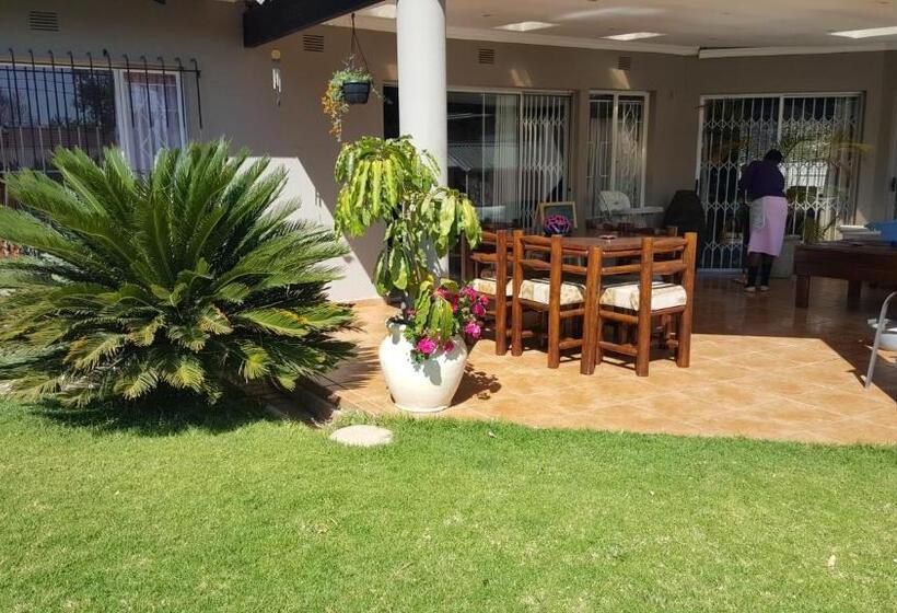بنسيون 8 Ibis Lane Guest House