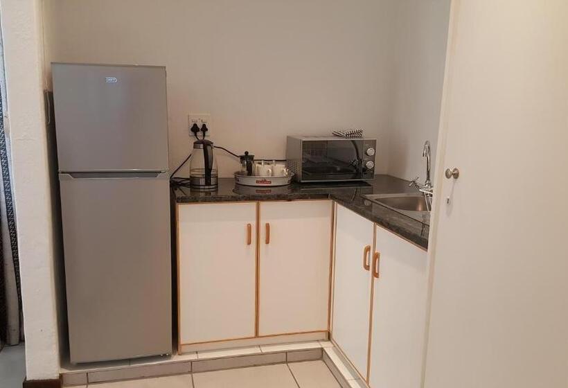 بنسيون 8 Ibis Lane Guest House