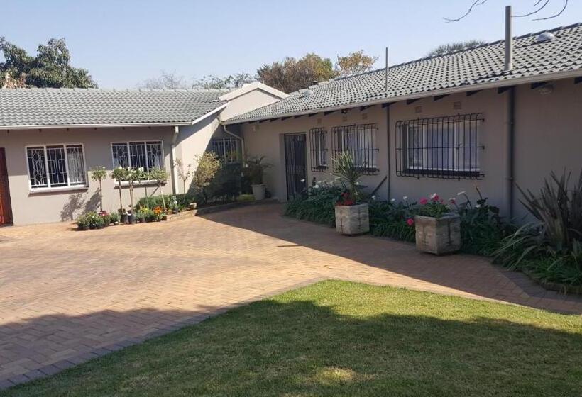 بنسيون 8 Ibis Lane Guest House