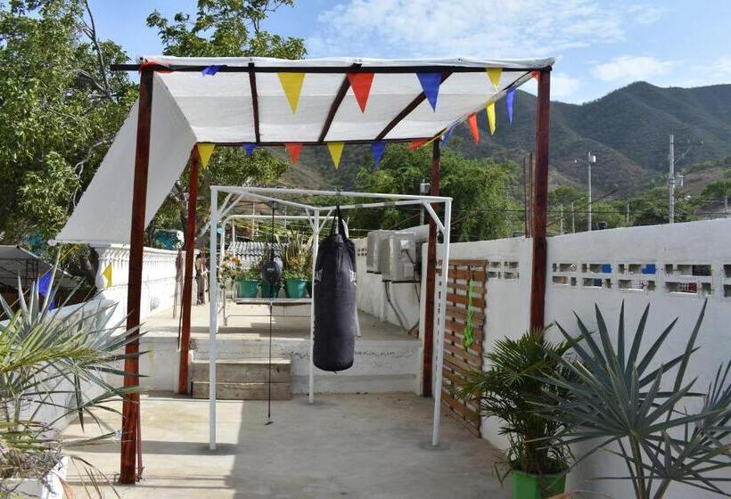 پانسیون Hostal Palohe Taganga