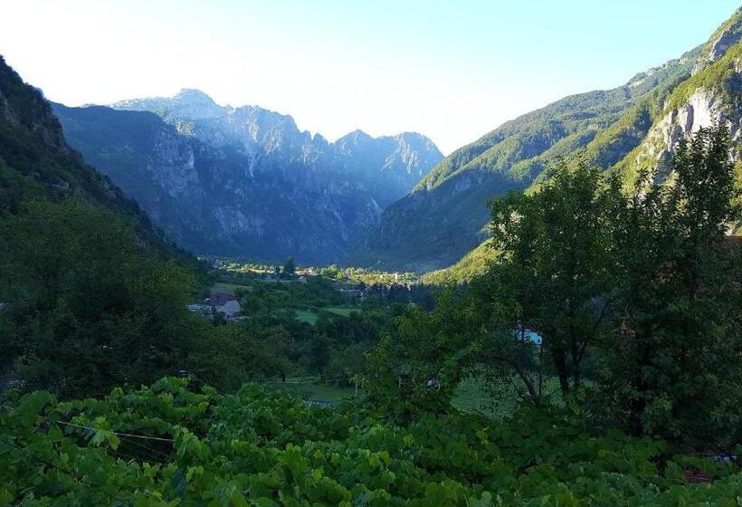 پانسیون Guesthouse Gjin Thana