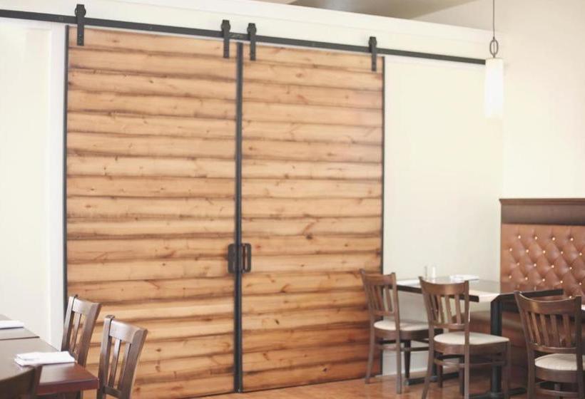 酒店 Sheridan Livery Inn & Restaurant