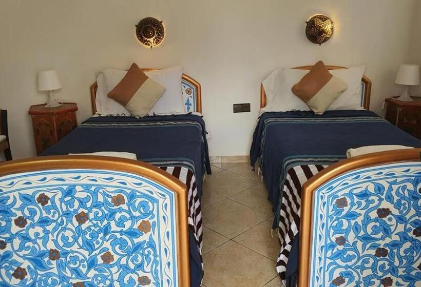 پانسیون Casa Familia