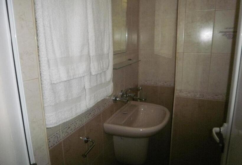 پانسیون Guest House Adriya