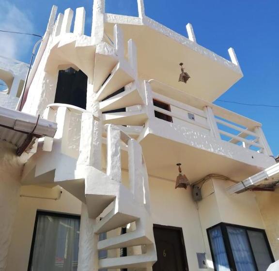 پانسیون Hostal Villamil