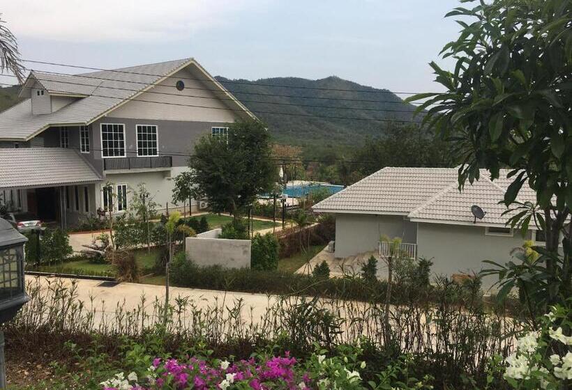 استراحتگاه Sangchan Garden At Kaeng Krachan