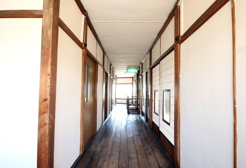 بنسيون Kushiro Guesthouse Cook A Doodle Doo   Hostel